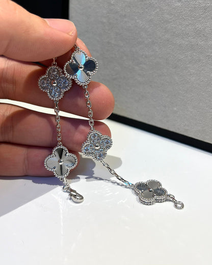 [BLUE TEARS] CLOVER 5 MOTIF LASER BRACELET COLLECTION