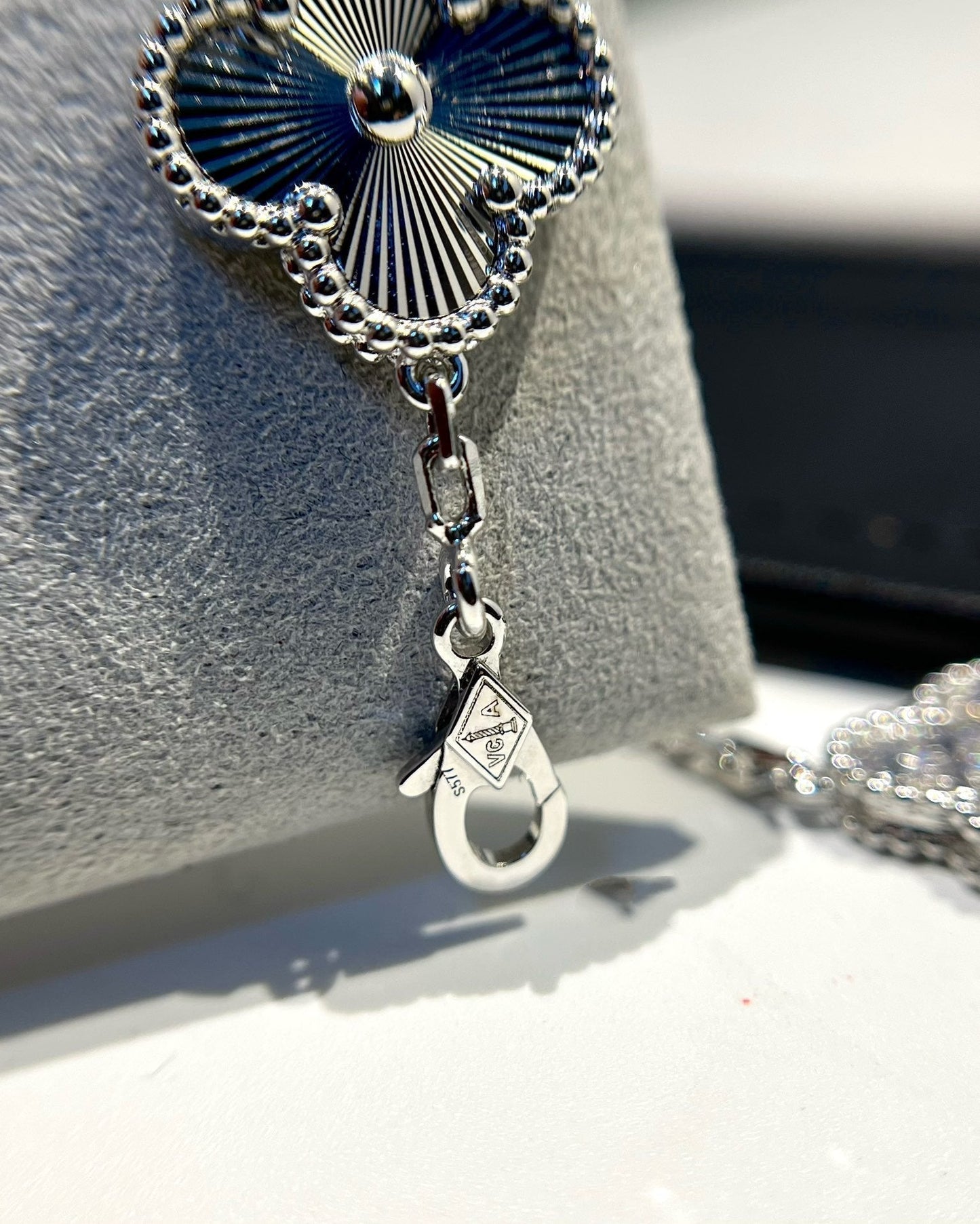 [BLUE TEARS] CLOVER 5 MOTIF LASER BRACELET COLLECTION