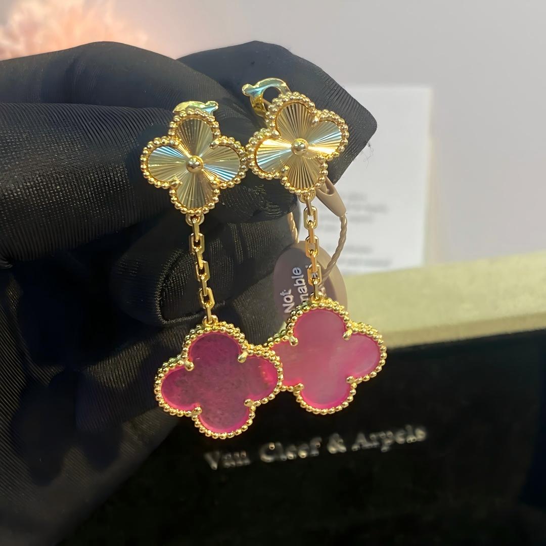 [Blue Tears Jewelry]NEW CLOVER 2 MOTIF PINK ENAMEL EARRINGS