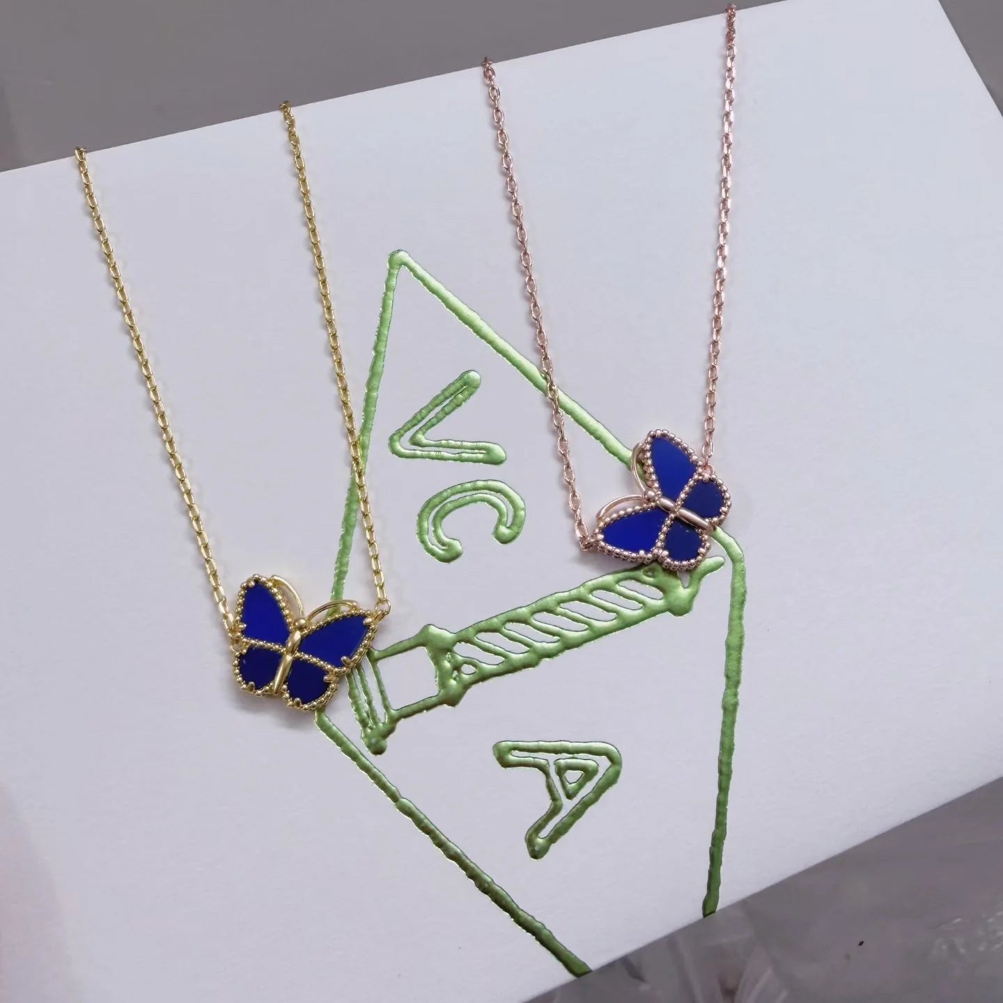 [BLAUE TRÄNEN]CLOVER 10 MOTIVE BLAUER ACHAT HALSKETTE