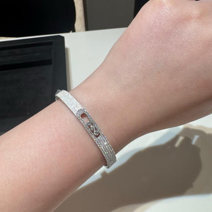 [Blue Tears Jewelry]Move Noa Ciselé half pavé bangle