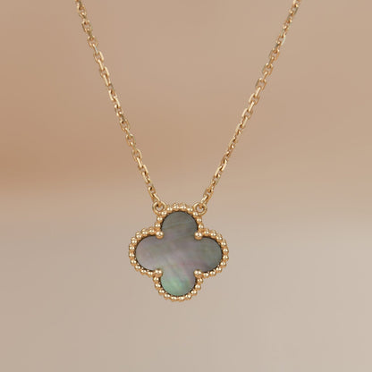 [BLUETRÄNEN]CLOVER 15MM GRAU PERLMUTT HALSKETTE