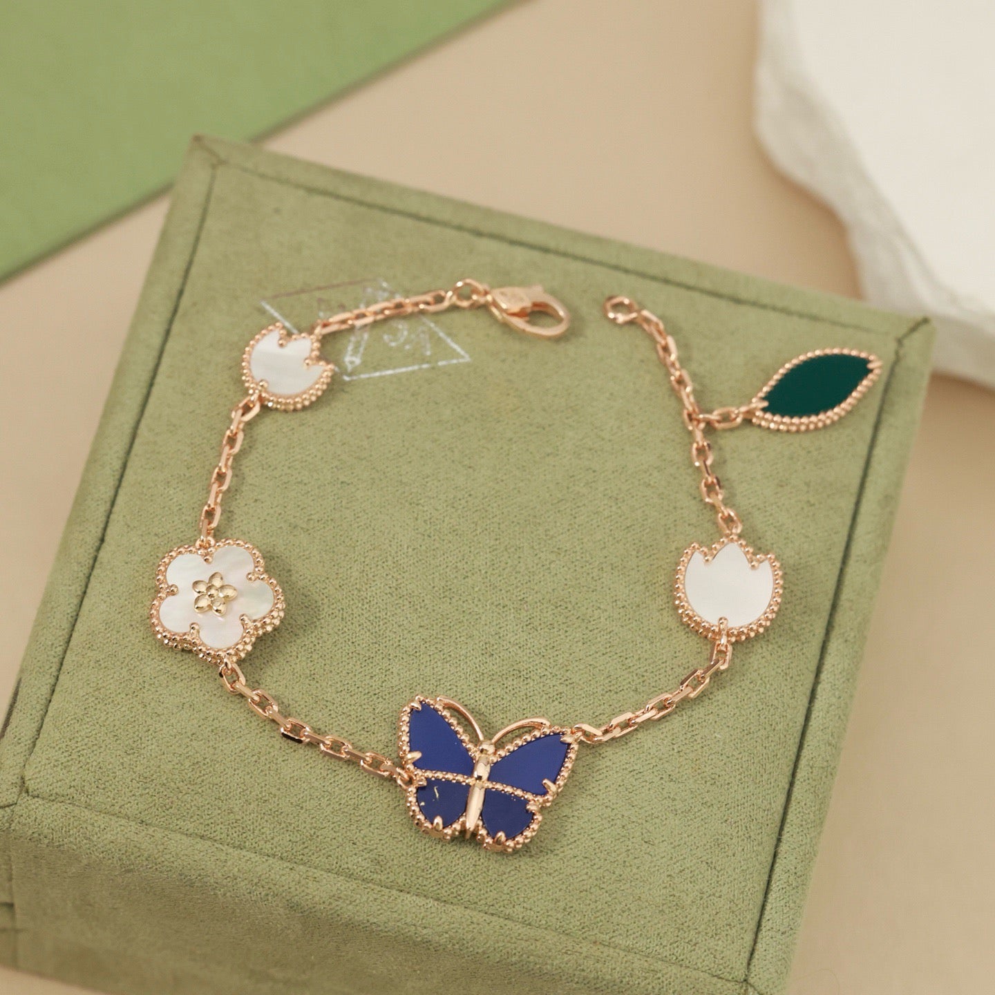 [Blue Tears Jewelry]LUCKY SPRING BUTTERFLY 5 MOTIF BRACELET