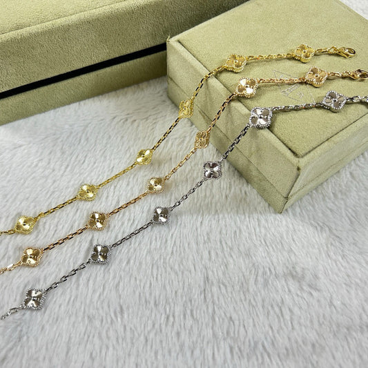 [ブルーティアーズ]クローバー6モチーフダイヤモンドブレスレット