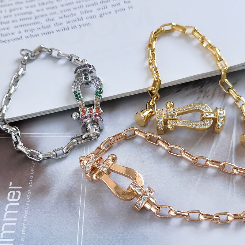 [BLAUE TRÄNEN]FORCE GROSSES METALLARMBAND MIT HUFEISENVERSCHLUSS