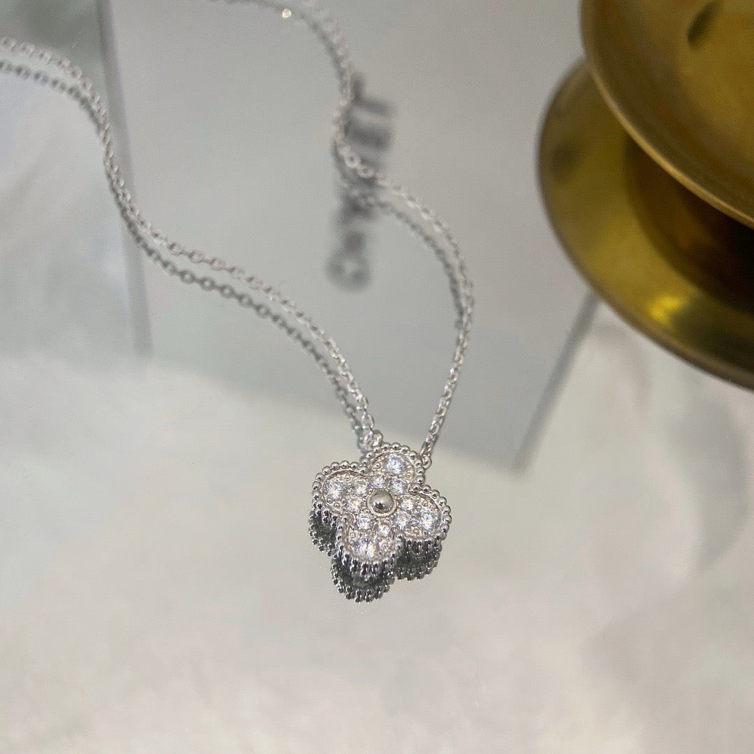 [BLAUE TRÄNEN]CLOVER 15MM DIAMANT-EINZELBLUMEN-HALSKETTE