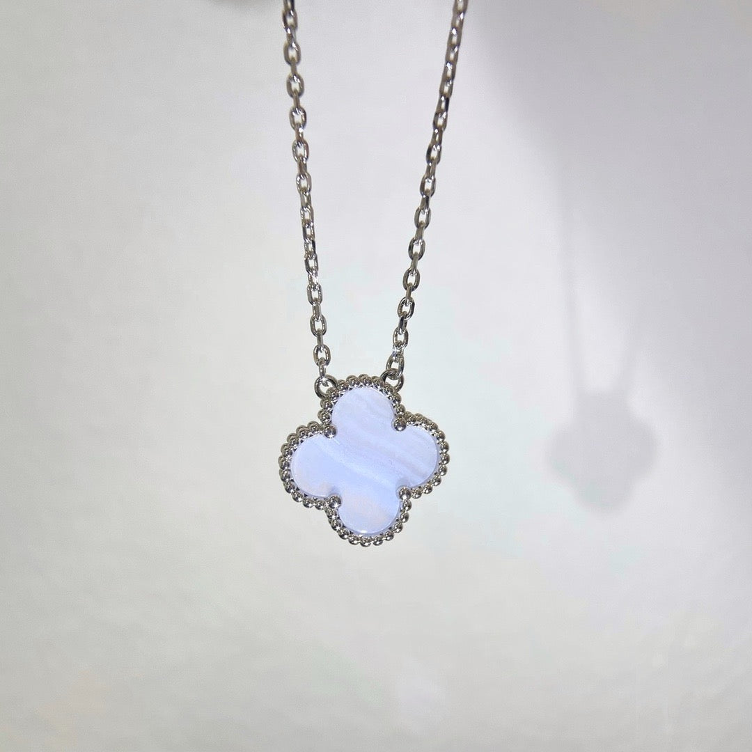 [BLAUE TRÄNEN]CLOVER 15MM BLAUER CHALCEDON HALSKETTE SILBER