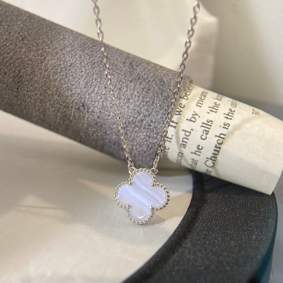 [BLAUE TRÄNEN]CLOVER 15MM BLAUER CHALCEDON HALSKETTE SILBER