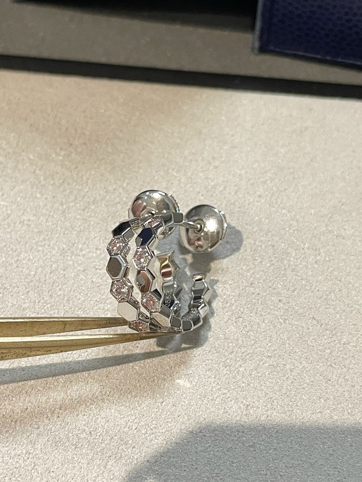 [BLUE TEARS]Ring in Form eines vierblättrigen Kleeblatts mit hohlem Design