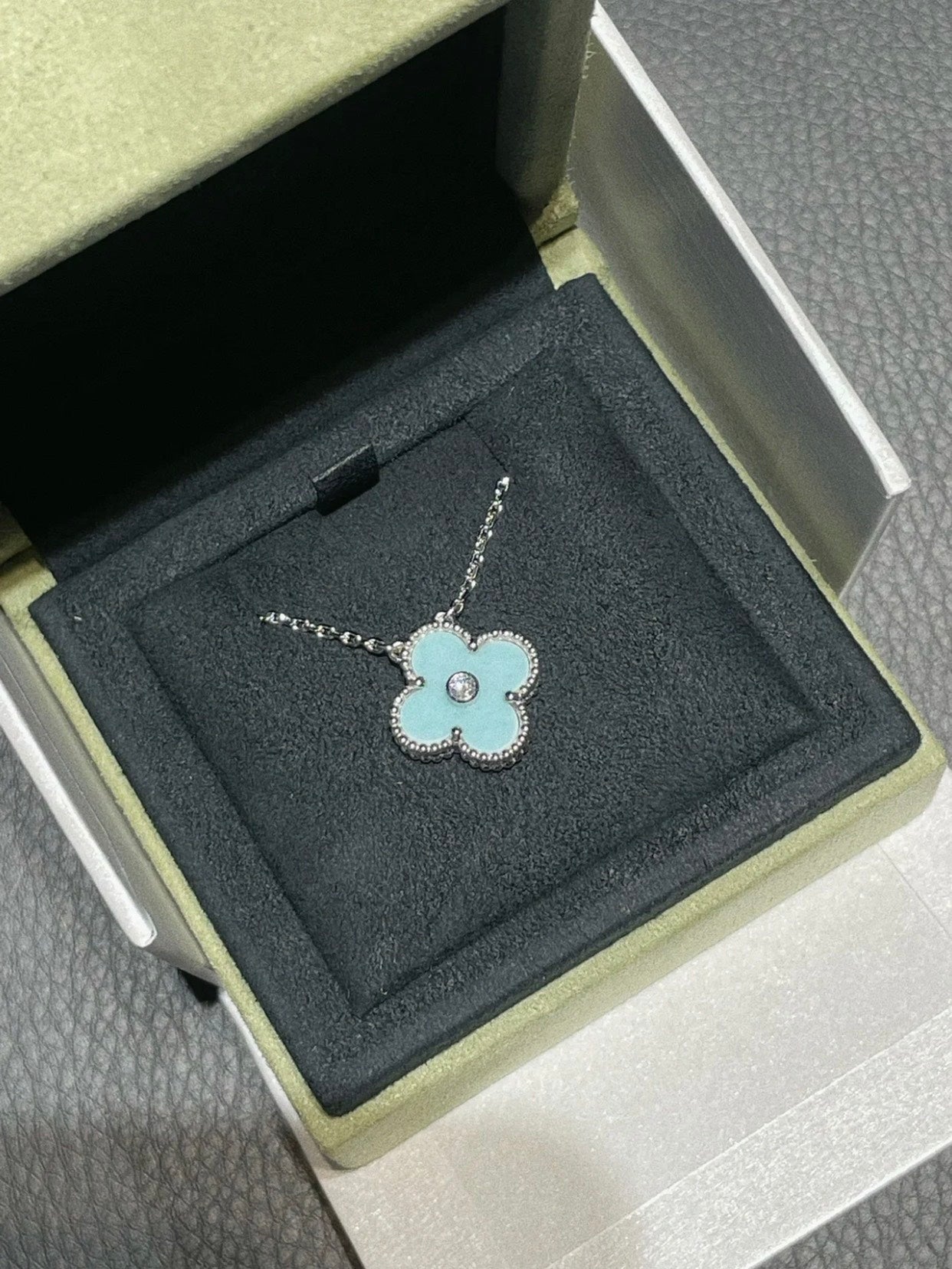 [BLAUE TRÄNEN]CLOVER 1 DIAMANT HELLBLAU SILBER HALSKETTE