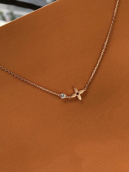 [BLAUE TRÄNEN] BLÜTENANHÄNGER ROSÉGOLD UND DIAMANT