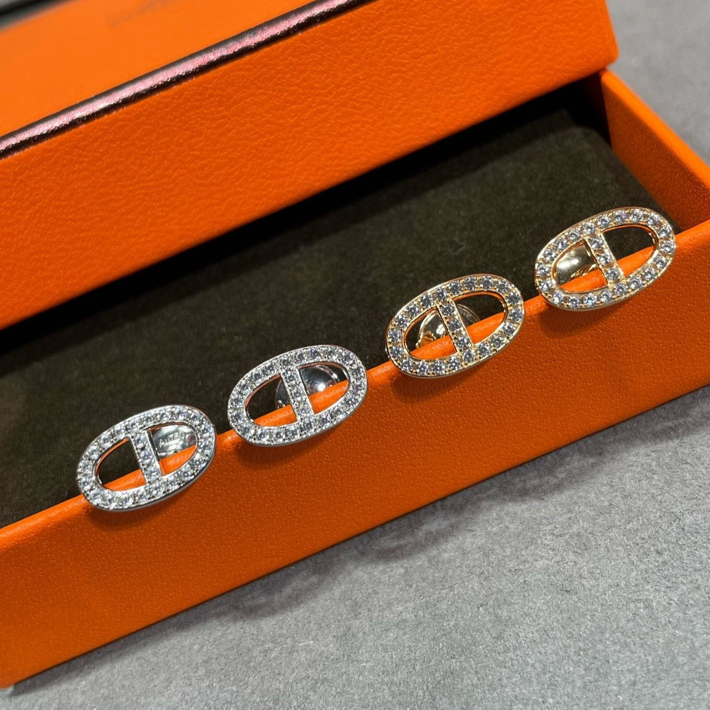 [BLAUE TRÄNEN]HM VOLLER DIAMANT-OHRSTECKER MIT SCHWEINENASEN