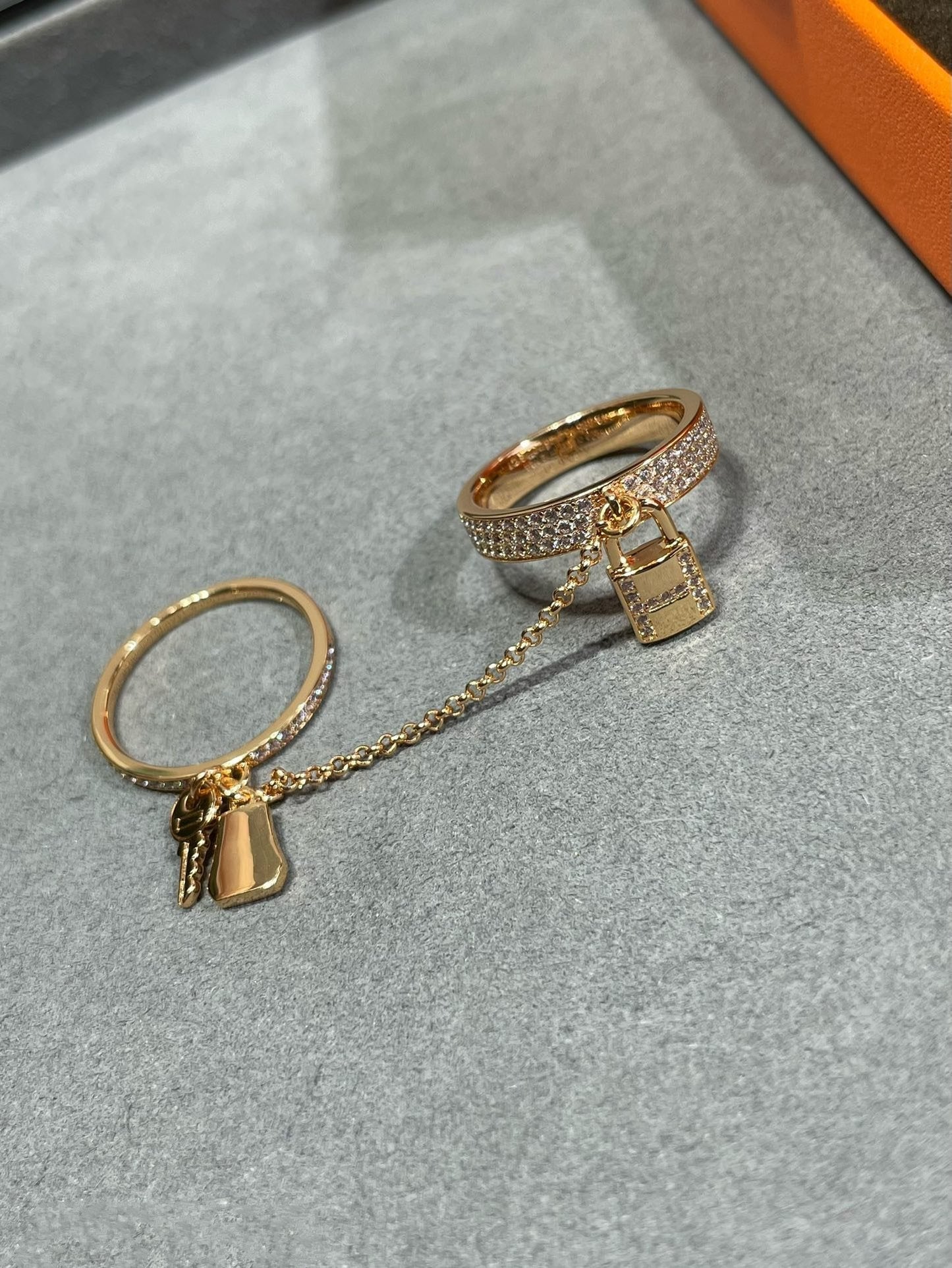 [BLUE TEARS]HM KELLY CLOCHETTE DOPPELRING MIT DIAMANTEN
