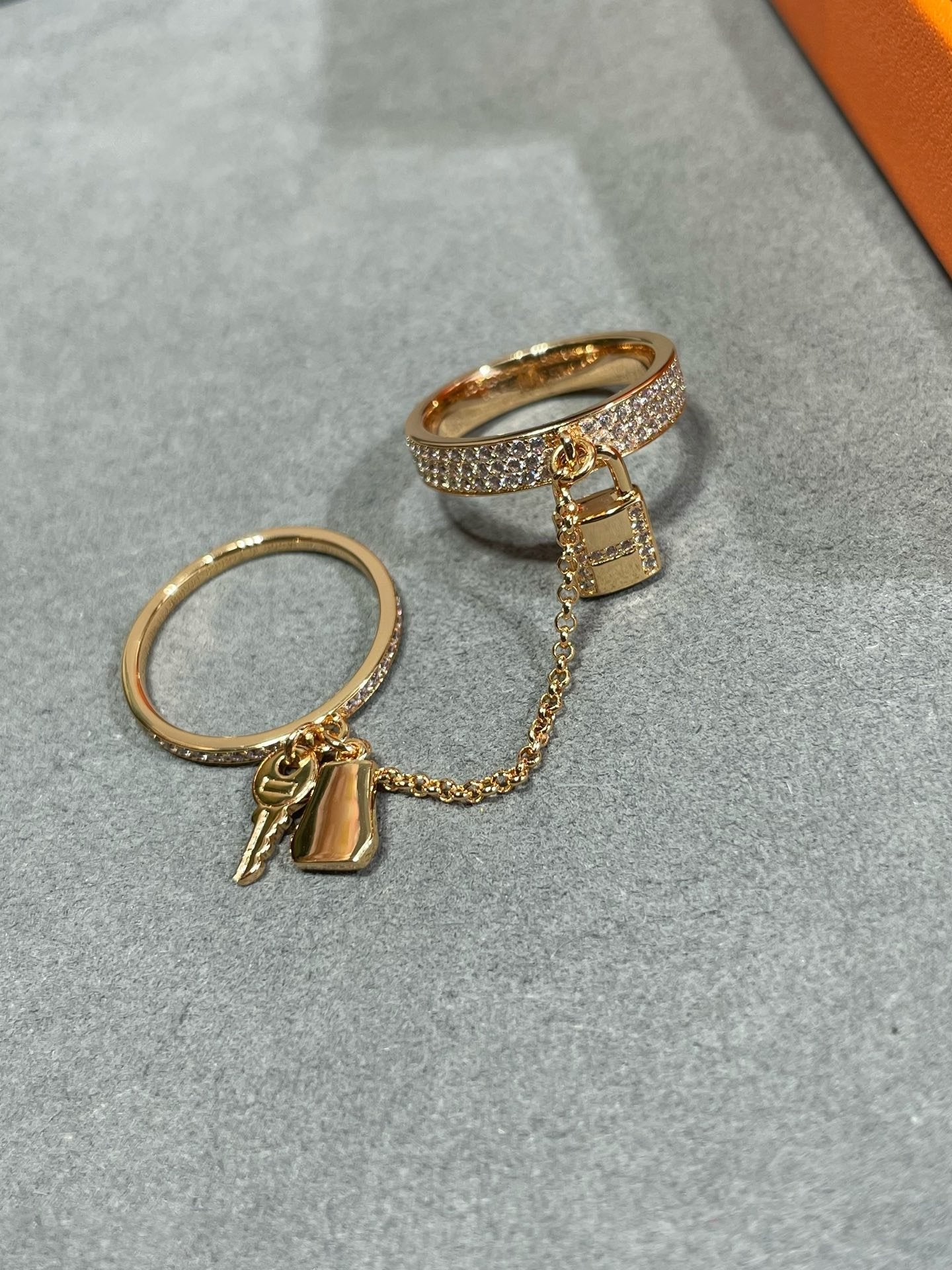 [BLUE TEARS]HM KELLY CLOCHETTE DOPPELRING MIT DIAMANTEN