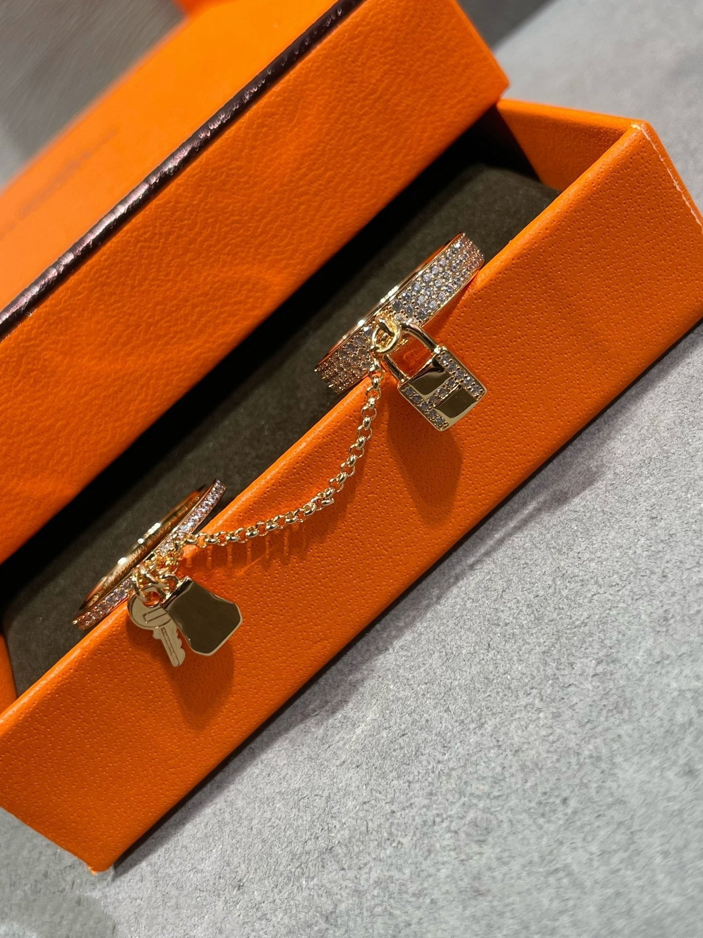[BLUE TEARS]HM KELLY CLOCHETTE DOPPELRING MIT DIAMANTEN