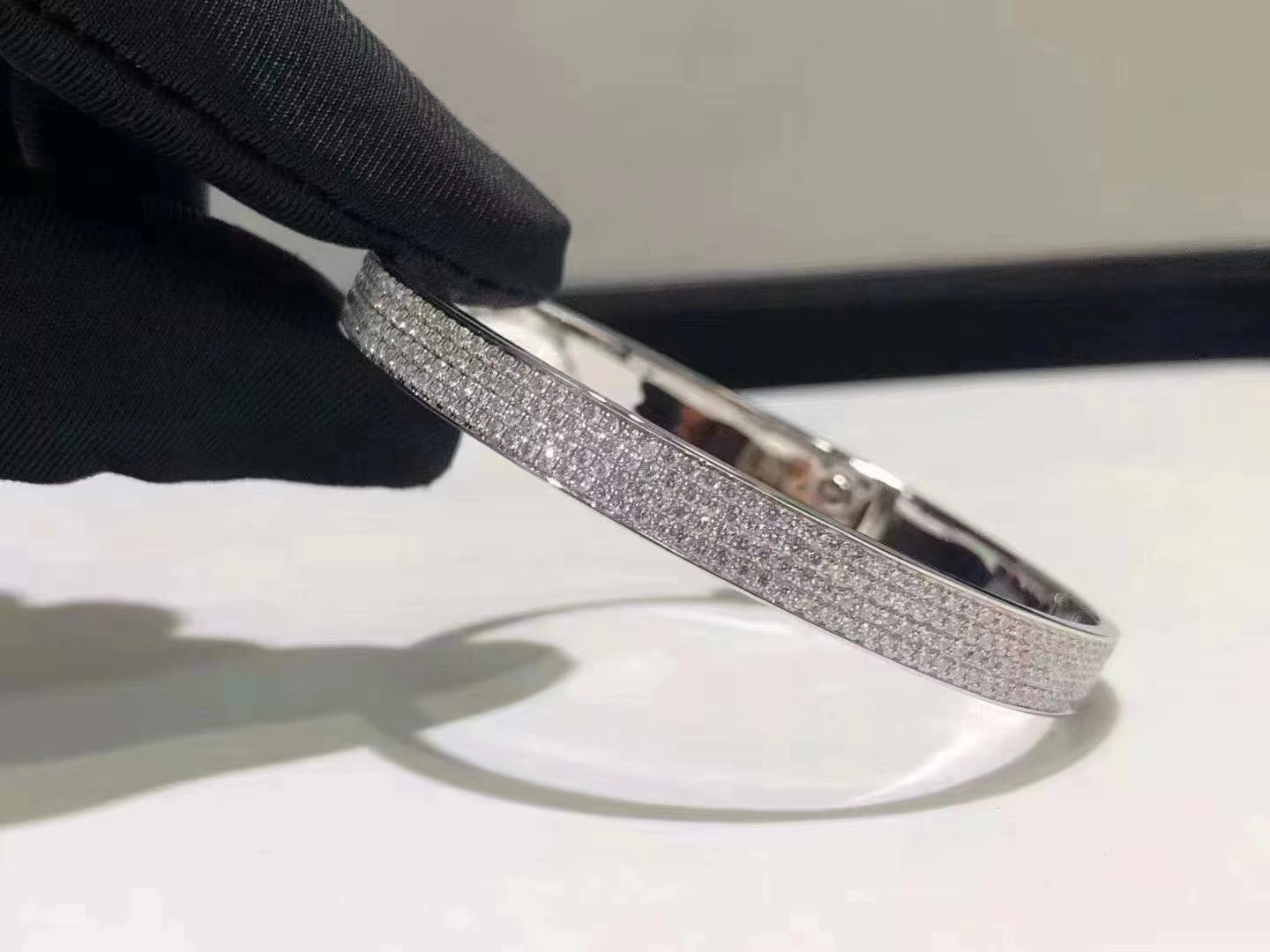 [BLUE TEARS]HM KELLY ARMBAND AUS SILBER MIT VOLLSTÄNDIGEM PAVE-DIAMANT
