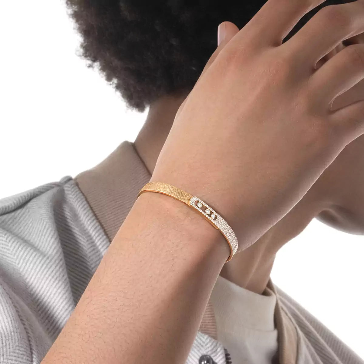 [Blue Tears Jewelry]Move Noa Ciselé half pavé bangle
