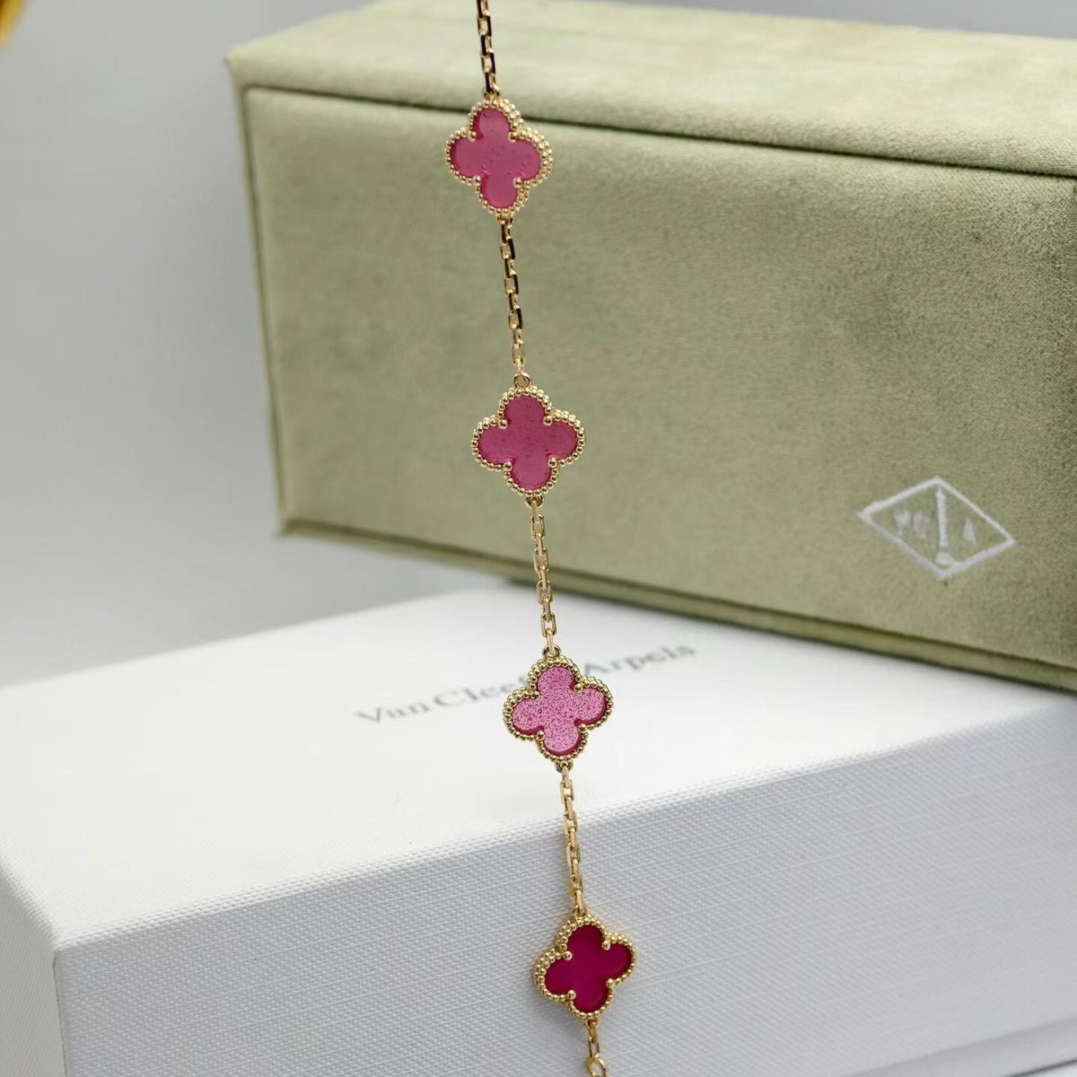 [Blue Tears Jewelry]NEW CLOVER 5 MOTIFS PINK ENAMEL BRACELET