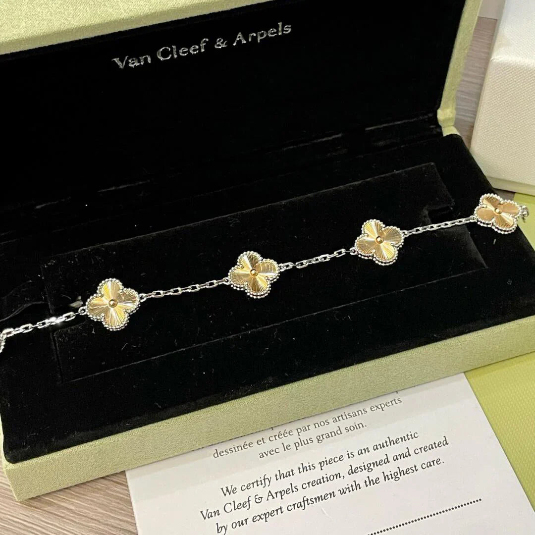 [BLUE TEARS] CLOVER 5 MOTIF LASER BRACELET COLLECTION