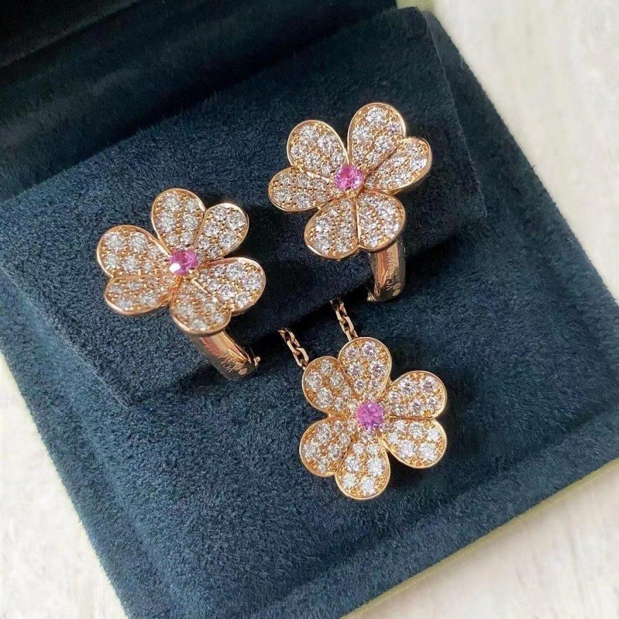 [BLAUE TRÄNEN]FRIVOLE ROSÉGOLD-HALSKETTE MIT BLUMEN UND DIAMANTEN