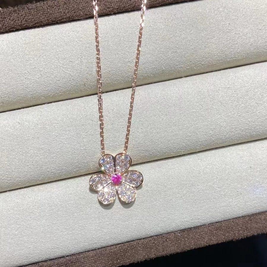 [BLAUE TRÄNEN]FRIVOLE ROSÉGOLD-HALSKETTE MIT BLUMEN UND DIAMANTEN