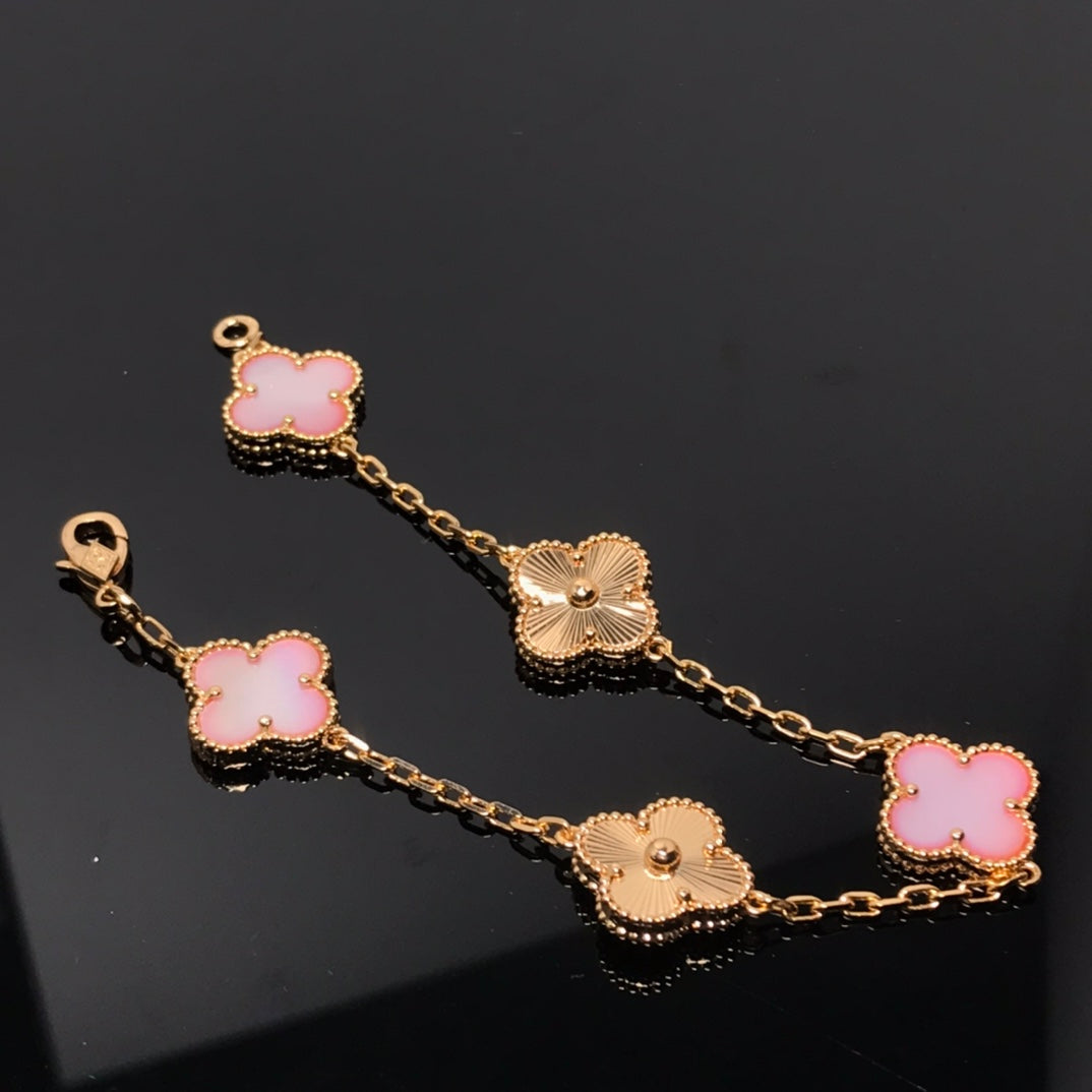 [ブルーティアーズ]クローバーブレスレット 5モチーフ ピンク＆ピンクゴールド