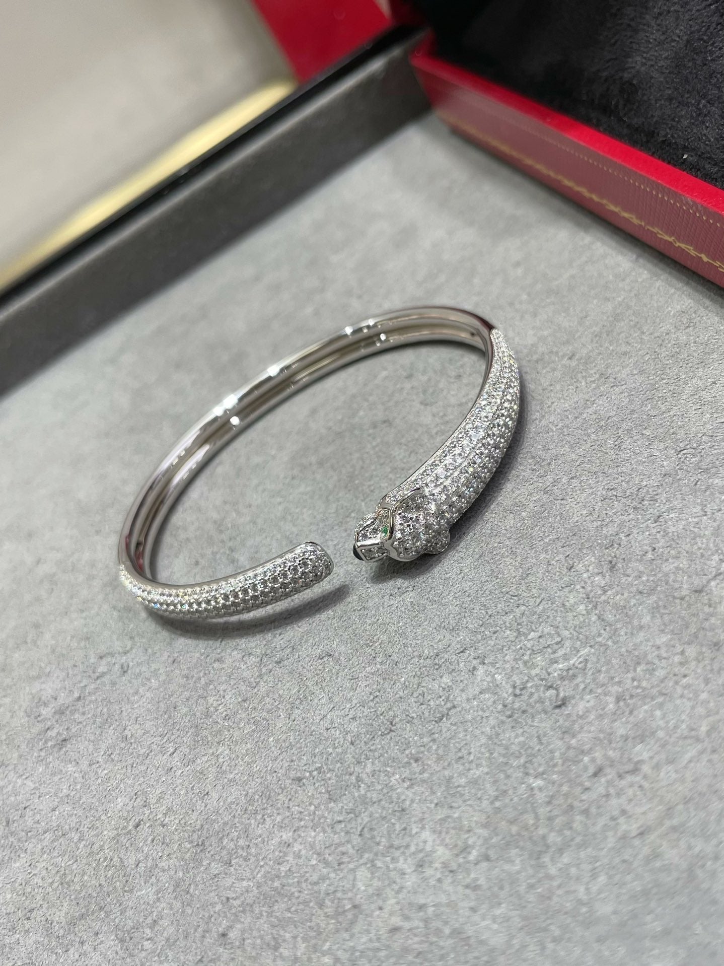 [BLUE TEARS] PANTHERE OFFENES ARMBAND MIT VOLLEN DIAMANTEN