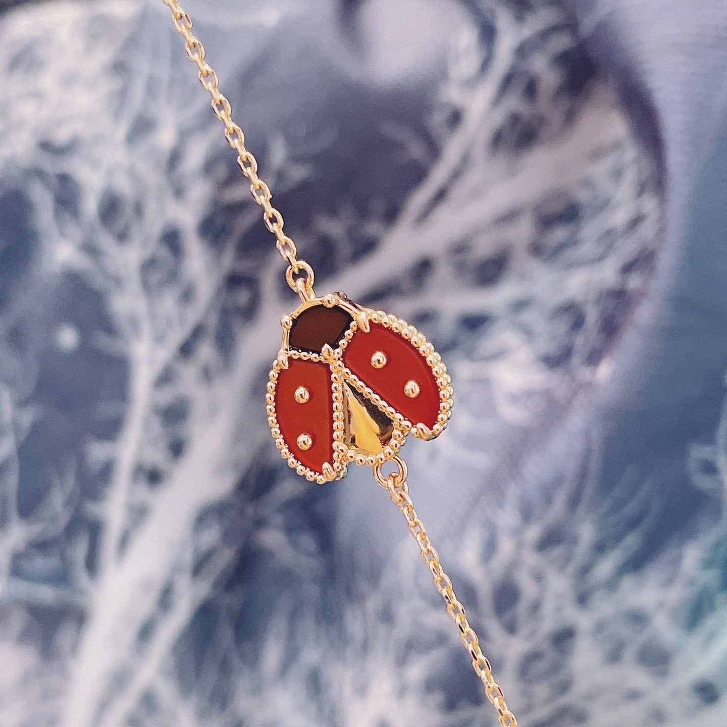 [BLAUE TRÄNEN]LUCKY SPRING 1 MOTIV ROSÉGOLDARMBAND